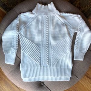 Excellent condition! cream Banana Republic sweater